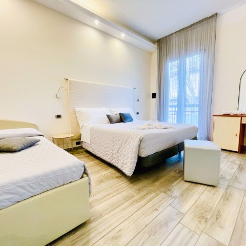 T-Room Family Large T-Room Family Large